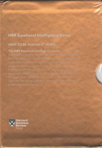 HBR Emotional Intelligence Boxed Set (6 Books) (HBR Emotional Intelligence Series) - фото 2
