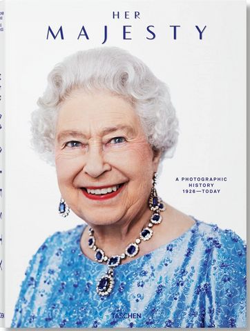 Her Majesty. A Photographic History 1926 - Today (Extra Large, Multilingual Edition) - фото 1