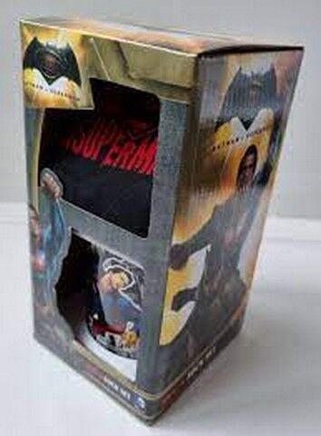 Чашка з шкарпеткаи DC Comics Batman v Superman Sock & Ceramic Mug Gift Set в упаковці - фото 2