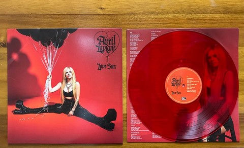 Avril Lavigne – Love Sux (Red Translucent Vinyl) - фото 5