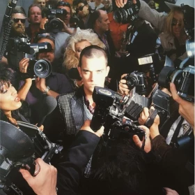 Robbie Williams – Life Thru A Lens (LP, Album, Reissue, Gatefold, Vinyl)