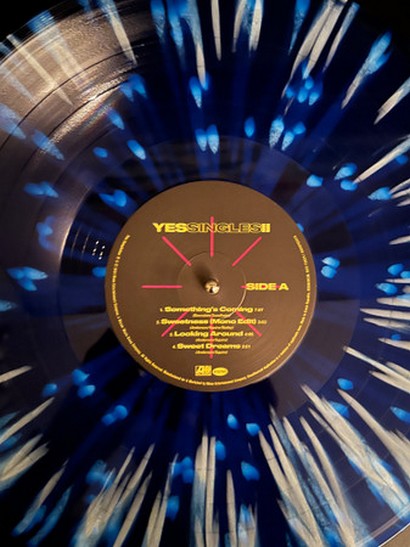 Yes – Yessingles II (LP, Compilation, Blue/White Splatter Vinyl) - фото 4