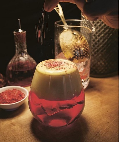 Cocktails: The Art of Mixing Perfect Drinks - фото 10